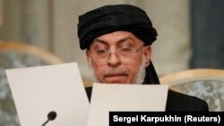 Представник руху «Талібан» Шер Мохаммад Аббас Станакзай на зустрічі в Москві, 9 листопада 2018 року