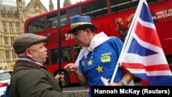 Rasprava pristalice i protivnika Brexita u Londonu.