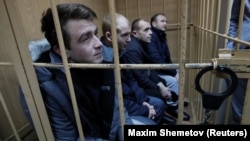 Російський суд залишив під вартою усіх полонених моряків