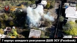 7-й корпус ДШВ ЗСУ вражає будинок у Покровську, в якому були виявлені російські солдати