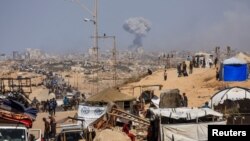 Palestinci koji su u napadima Izraela ostali bez kuća beže na jug Gaze, 22. septembar 2025.