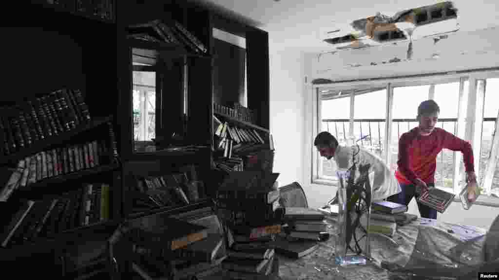 В ізраїльському домі в місті Кір’ят-Малахі після палестинського удару 15 листопада 2012 року