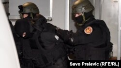 Crnogorska policija privodi Jovicu Vukotića, Podgorica