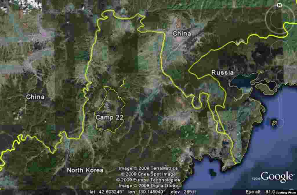 Лагерь для политических заключенных № 22. Некоторые свидетели утверждают, что в нем находится до 50 тысяч заключенных, но эти данные, возможно, некоторое преувеличение.