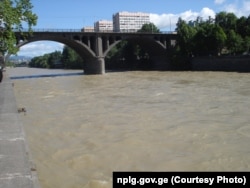 ადიდებული მტკვარი გაზაფხულზე