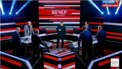 Лицом к событию. "Звезды" ток-шоу просят гражданства Лицом к событию. "Звезды" ток-шоу просят гражданства