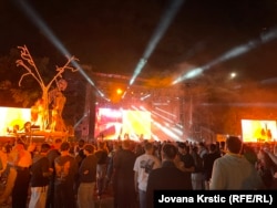 Prvi dan Exit-a, umetnički performans "Emergency Exit" na glavnoj bini, 10. jula 2025.