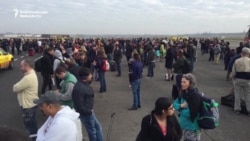 Эвакуация в аэропорту Брюсселя после взрывов Эвакуация в аэропорту Брюсселя после взрывов