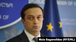 ომბუდსმენის აპარატის თანახმად, 157 ადამიანს „ხილული დაზიანებები აღენიშნებოდა“.