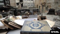 Bajrakli džamija nakon paljevine 2004., foto: Vesna Anđić