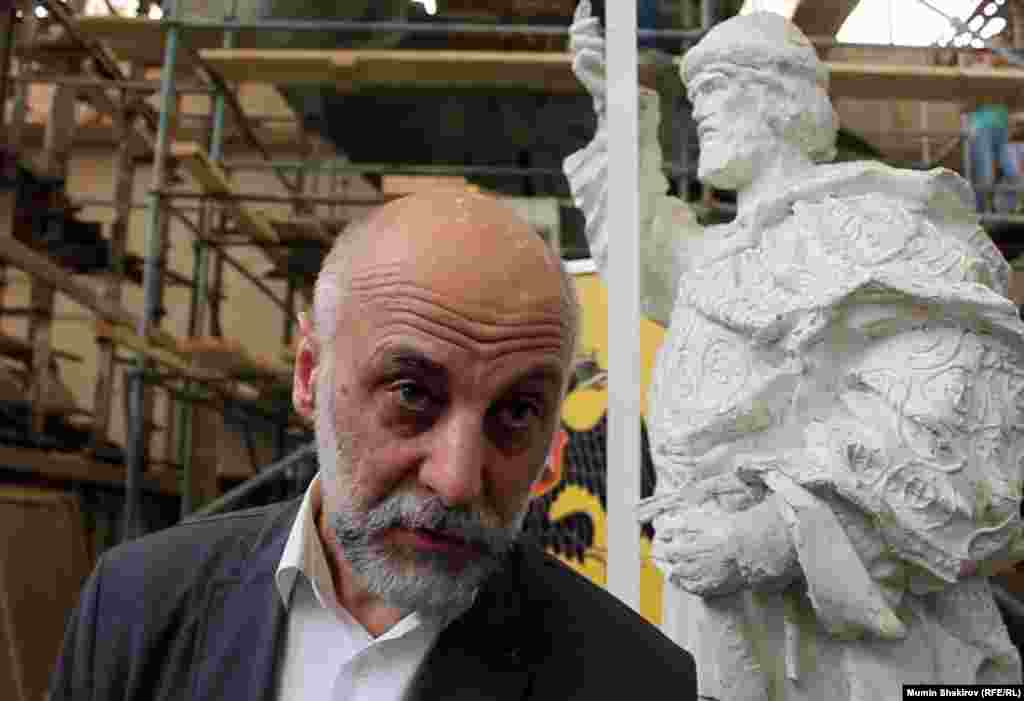 Автор памятника князю Владимиру – скульптор Салават Щербаков