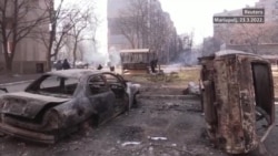 Mariupolj pod opsadom: Redovi za hranu i grobnice u parkovima Mariupolj pod opsadom: Redovi za hranu i grobnice u parkovima