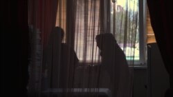 Одна дома Одна дома