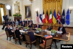 Европейские лидеры и президент США Дональд Трамп проводят переговоры в Вашингтоне