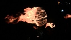 У Сумах смолоскипною ходою вшанували пам’ять наймолодшого загиблого «кіборга» (відео) У Сумах смолоскипною ходою вшанували пам’ять наймолодшого загиблого «кіборга» (відео)