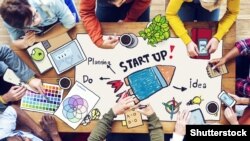 Srbija mora uhvatiti digitalni i informatički priključak na svet, inače joj nema opstanka, često ističu najviši državni zvaničnici