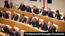 სადავო პარლამენტის დეპუტატები