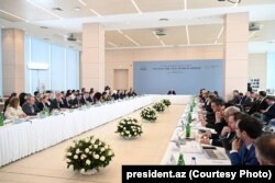პრეზიდენტი ალიევი ათეულობით ქვეყნის ექსპერტებს 9 აპრილს ბაქოში შეხვდა.