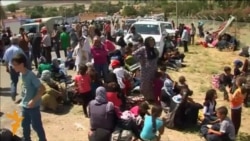 Syrian Kurds Pour Into Iraq's Kurdish Region Syrian Kurds Pour Into Iraq's Kurdish Region