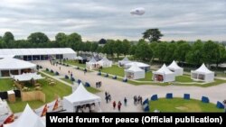 Дослідники та представники громадянського суспільства з України, Росії та ЄС говорили про верховенство права та роль ЄС в Росії та Україні