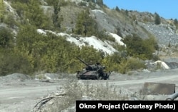 Подбитый танк на месте боев в окрестностях села Никольское