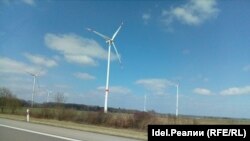 Evropska komisija planira pravila koja će tražiti od članica EU da odrede oblasti pogodne za obnovljive izvore energije, gde bi takvi projekti imali mali uticaj na životnu sredinu.