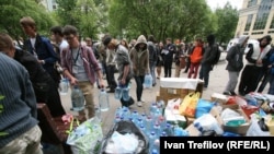 Лагерь оппозиции на Чистых прудах.