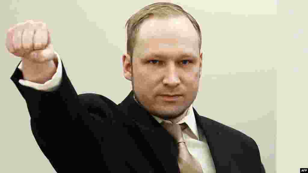 Norveška - Ekstremist, Anders Behring Breivik, koji je ubio 77 osoba, na početku suđenja, Oslo, 16. april. 2012. Foto: AFP / Heiko Junge