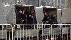 Путін «набрид». Понад 100 учасників затримано під час акцій протесту у кількох містах Росії (відео) Путін «набрид». Понад 100 учасників затримано під час акцій протесту у кількох містах Росії (відео)