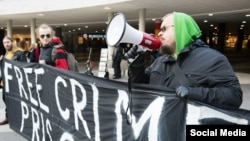 Алексей Козлов (справа) на одной из акций