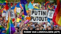 Протесты против российского закона о пропаганде гомосексуализма в Амстердаме