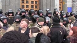 На сесію міськради Харкова поліція не пустила журналістів (відео) На сесію міськради Харкова поліція не пустила журналістів (відео)