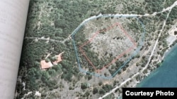 Парцелата кај летувалиштетот Горица на која се гради хотелот на фирмата Дивелеп Груп. Фотографија - Дивелоп Груп.