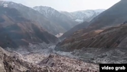 Горные хребты Таджикистана. Иллюстративное фото