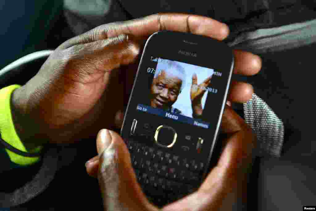 Johannesburg, 6. decembar 2013. Foto: REUTERS / Grant Lee Neuenburg