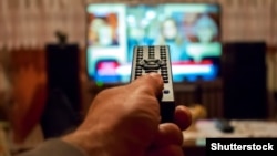 Istraživanje koje su u martu 2021. uradile agencije za praćenje medija i istraživanje tržišta Kliping i Smart risrč na više od 1.100 ispitanika pokazalo je da je televizija u Srbiji i dalje ubedljivo najviše korišćen tip medija.