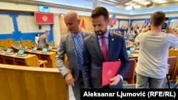 Predsjednik Crne Gore Jakov Milatović napušta Parlament nakon što je skupštinska većina odbila da se raspravlja o njegovom predlogu za izbor sudije Ustavnog suda