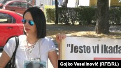 Protestu je prisustvovala i majka Davida Dragičevića, Suzana Radanović (na fotografiji), Banja Luka (15. juli 2021.)