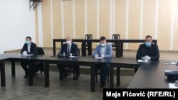 Zoran Todić, Goran Rakić, Vučina Janković, Srđan Vulović( s lijeva na desno) gradonačelnici četiri opštine na severu Kosova na konferenciji za novinare 15 aprila 2020. 