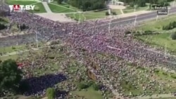 Oklopna vozila na ulicama Minska Oklopna vozila na ulicama Minska