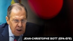 "Niko neće uništiti veze Rusije sa Srbijom", poručio je 6. juna šef ruske diplomatije Sergej Lavrov na konferenciji za medije u Moskvi, nakon što je njegova poseta Beogradu otkazana.