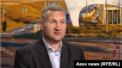 Сергеј Давидјук – жител на Нова Каховка, поранешен војник кој работел како заменик-градоначалник и преживеал руско заробеништво