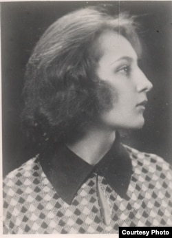 Алла Александровна Бружес. 1937.