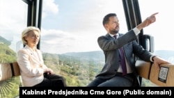 Predsjednica Evropske komisije Ursula fon der Lajen i predsjednik Crne Gore Jakov Milatović na sastanku, koji je počeo vožnjom žičarom Kotor-Lovćen. Ponedeljak, 13. oktobar 2025. 