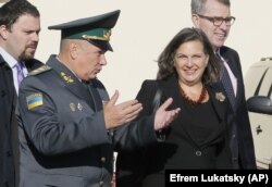 უკრაინელი გენერალი და ვიქტორია ნულანდი, 2014 წ. 8 ოქტომბერი