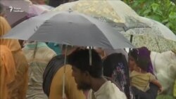 300 тысяч рохинджа бежали из Мьянмы за две недели 300 тысяч рохинджа бежали из Мьянмы за две недели