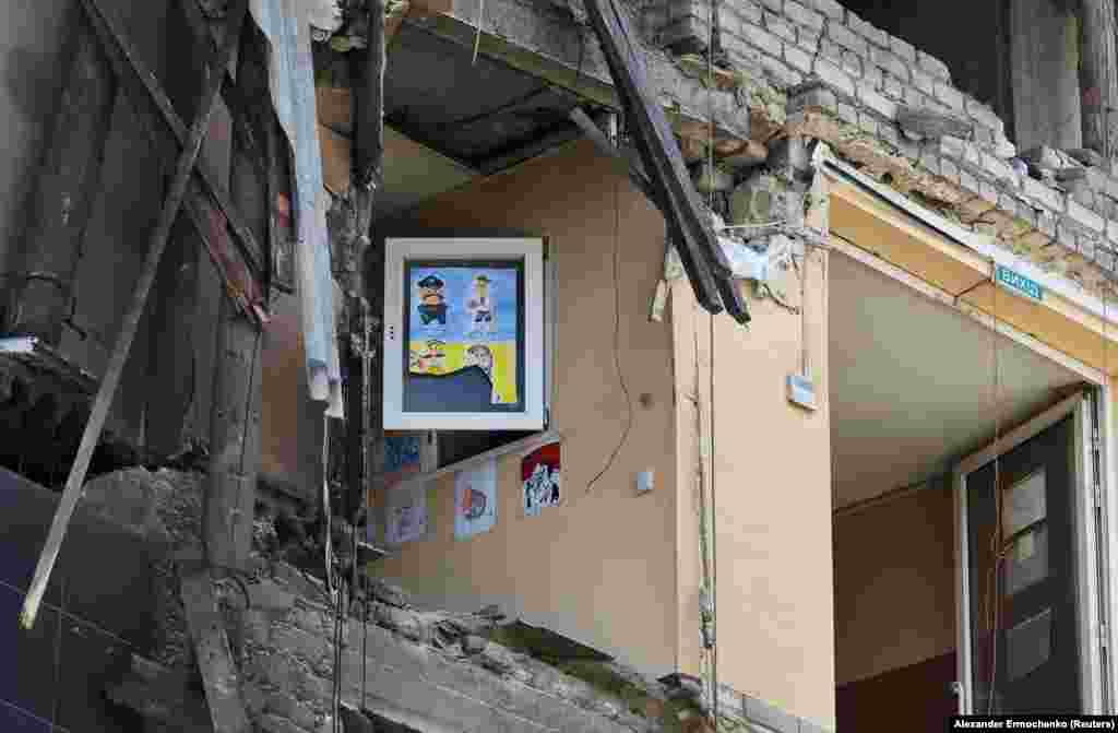 Pogled na unutrašnjost srušene zgrade