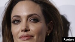 Anđelina Džoli na američkoj premijeri filma "U zemlji krvi i meda", decembar 2011.