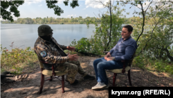 Боец с позывным «Очерет» из «Спецподразделения Тимура» ГУР МОУ во время интервью. Киев, 8 сентября 2025 года