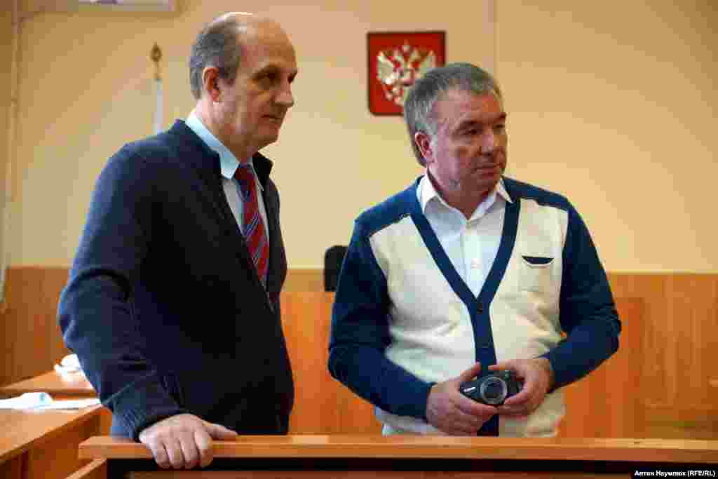 Адвокат Виктор Паршуткин, вместе с консульской службой Украины и киевской правозащитницей Марией Томак доказали, что все «жертвы» Литвинова придуманы следствием, таких людей никогда не существовало.